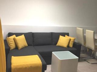 Modern and Cozy Apartment with Terrace in Kastel Kambelovac - Kaštela - 0