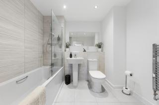 Luxury 3 bed apartment with Balcony - London - 6