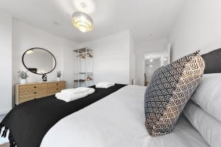Luxury 3 bed apartment with Balcony - London - 3