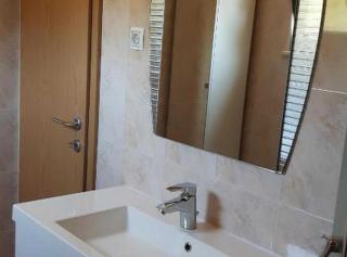Seaside Retreat Holiday Home with Terrace - Drvenik Mali - 3