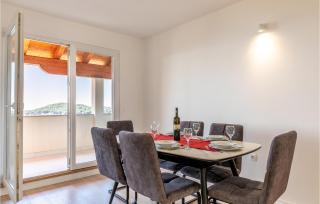 5 Bedroom Cozy Home In Prizba - Prižba - 5