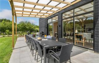 Gorgeous Home In Glesborg With Kitchen - 9