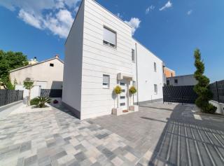 Luxury Kastela Villa with Heated Pool and Lounge Area - Kaštela - 9