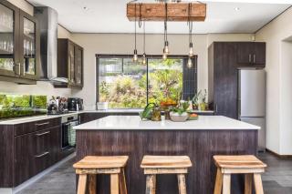 Hout Bay Coastal Villa with Mountain Views - 8