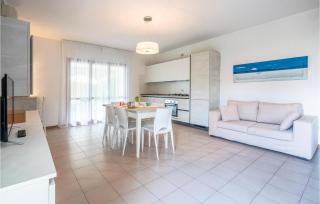 3 Bedroom Nice Home In Albarella Ro - 8