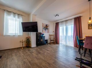 Charming and Tranquil Kastel Gomilica Apartment with Balcony and Patio - Kaštela - 3