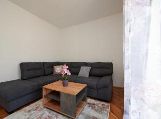 Cozy Downtown Trogir Apartment with Balcony - 9