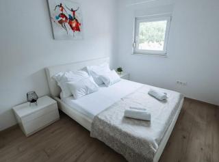 Exclusive Elegant Villa with Pool in Kastel Novi - 1