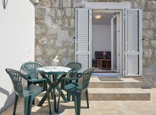 Cozy Downtown Trogir Apartment with Balcony - 0