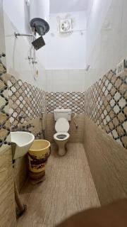 Hotel Vijay Palace- Near Ram Mandir Ayodhya - 1