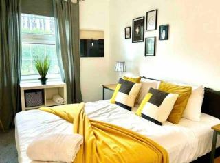 Meadows Court - Wyndale Living - Mansion Style Apt - 4