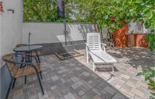 Stunning Apartment In Jadranovo - 5