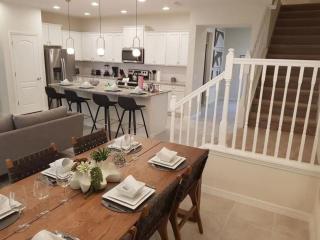 Last Minute Disney Getaway! Private Pool, Hot Tub & Games Room. Book Now! #91367 - Kissimmee - 5