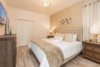 Last Minute Disney Getaway! Private Pool, Hot Tub & Games Room. Book Now! #77369 - Kissimmee - 2