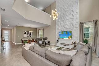 Last Minute Disney Getaway! Private Pool, Hot Tub & Games Room. Book Now! #75973 - Kissimmee - 2
