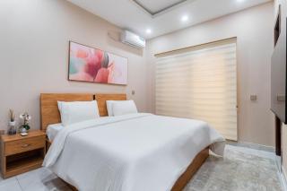 4 Bedroom Terrace in Lekki Phase 1 - Lekki - 8