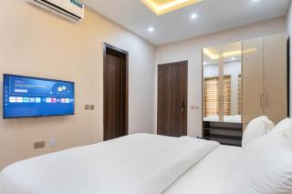 4 Bedroom Terrace in Lekki Phase 1 - Lekki - 5