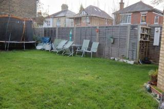 Modern 2 Bed Apartment with Parking - Watford - 4