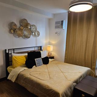 Mench Staycation - 2