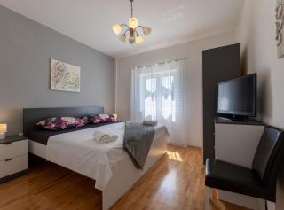 Peaceful and Cozy Holiday Home near Imotski - Žeževica - 1
