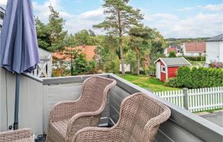 Awesome Home In Lillesand With Wifi - 1