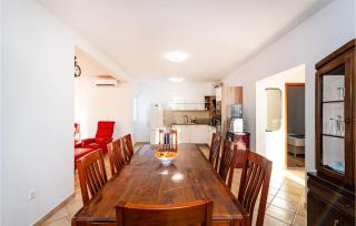 Stunning Home In Donji Kasic - 7