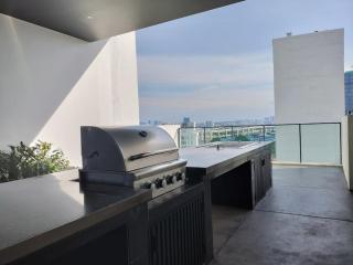 Continew TRX Luxurious 2 Bedrooms 2 Baths Balcony - 2