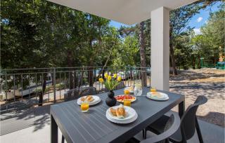 2 Bedroom Beautiful Home In Kraljevica - 4
