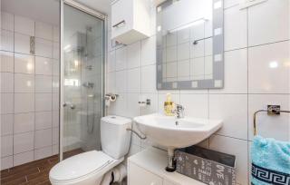 Beautiful Home In Golovik With Wifi - 6