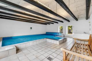 Large Pool House With Activity Room Located In Peaceful Surroundings - Frøstrup - 8