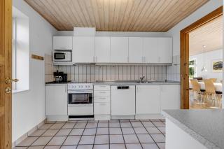 Large Pool House With Activity Room Located In Peaceful Surroundings - Frøstrup - 4