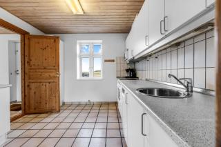Large Pool House With Activity Room Located In Peaceful Surroundings - Frøstrup - 3