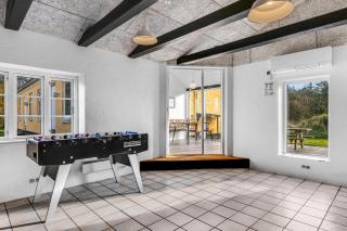 Large Pool House With Activity Room Located In Peaceful Surroundings - Frøstrup - 1