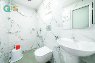 Glitz Hotels Q One - Nr Ernakulam Junction - Cochin - 4