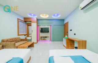 Glitz Hotels Q One - Nr Ernakulam Junction - Cochin - 3