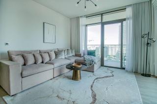 Waves - Luxurious 11th Floor Retreat in Palace Residences - Dubai - 9
