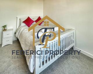 Spacious Long-term stays! 4-Bedroom 2-Bath Retreat in the Heart of Birmingham City Centre! - Birmingham - 4