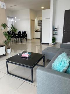 Pinnacle Tower huge room 7pax 3mins to CIQ - Johor Bahru - 9
