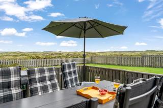 Lovely Holiday Home With Panoramic Views Of The North Sea - 8