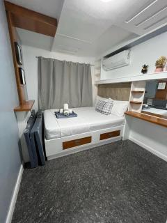 One Oasis Davao Condo 2BR Behind SM Mall with WIFI & Pool - Davao - 9