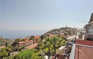 2 Bedroom Cozy Apartment In La Turbie - 1