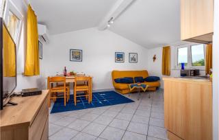 Beautiful Apartment In Malinska - Malinska - 8