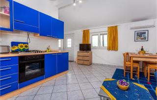 Beautiful Apartment In Malinska - Malinska - 5