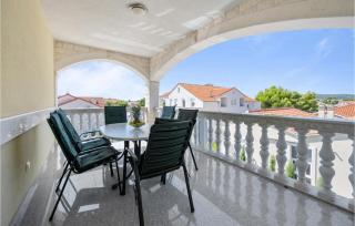 2 Bedroom Awesome Apartment In Vodice - Vodice - 9