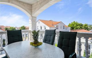 2 Bedroom Awesome Apartment In Vodice - Vodice - 4