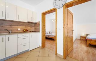 2 Bedroom Awesome Apartment In Vodice - Vodice - 1