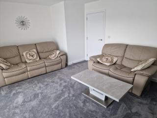 Stratford Way House - 1