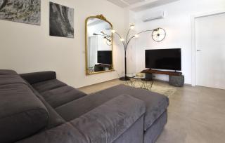 Stunning Home In Mascali - 8