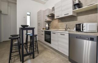 Stunning Home In Mascali - 7