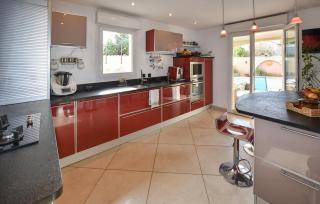 Stunning Home In Rognonas - 4